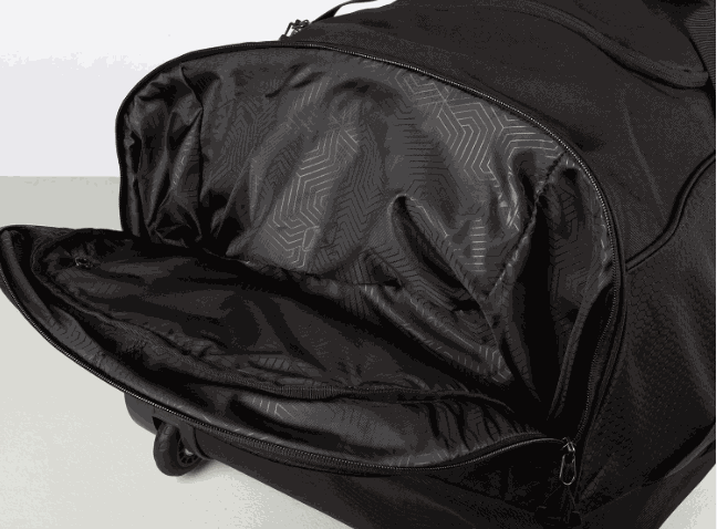 KLIM TEAM GEAR BAGTEAM GEAR BAG
The Team Gear Bag is a practical soft duffel on rollers for easy transport. The compartment organization system features four zones of practical storagLuggage