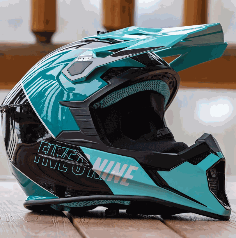 509 Tactical 2.0 Helmet in teal and black with aerodynamic design and ventilation system for enhanced comfort and protection