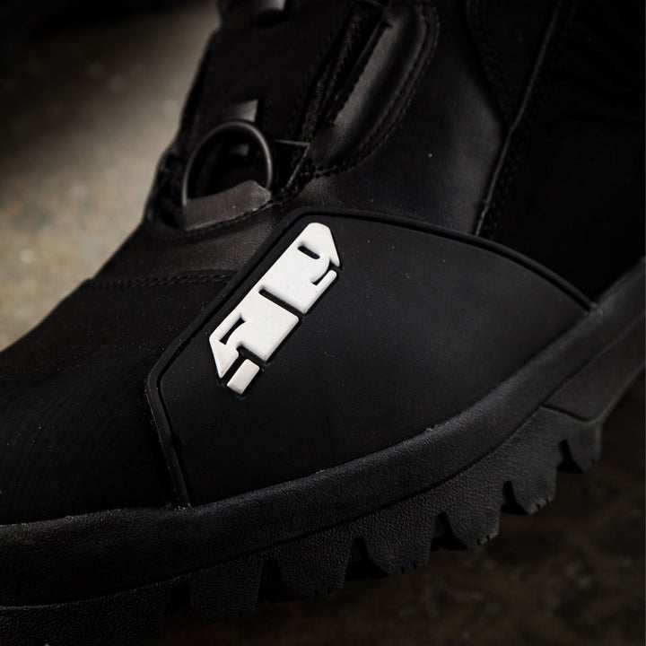 Close-up of 509 Raid Single BOA® Boot showcasing the durable high carbon outsole and BOA® lacing system.